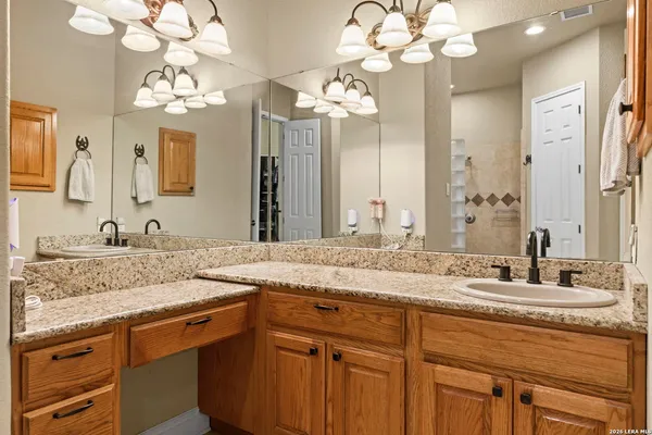 $650,000 | 141 County Road 6869, Natalia, TX 78059