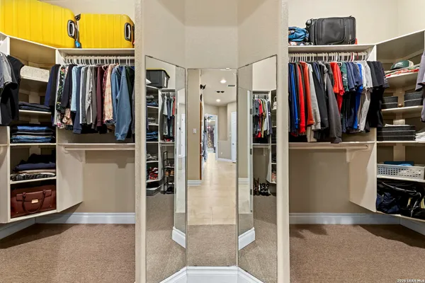 $650,000 | 141 County Road 6869, Natalia, TX 78059