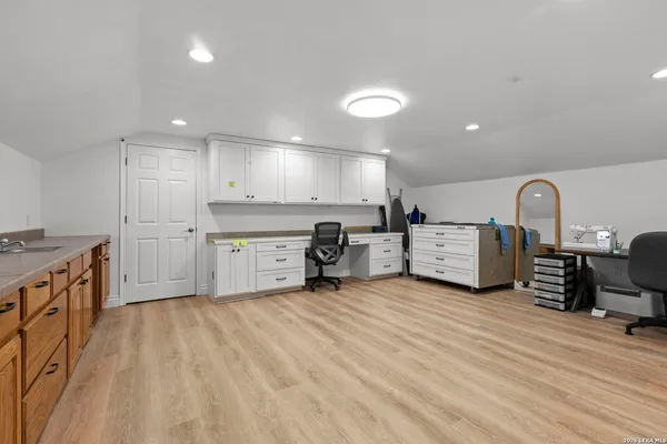 $650,000 | 141 County Road 6869, Natalia, TX 78059