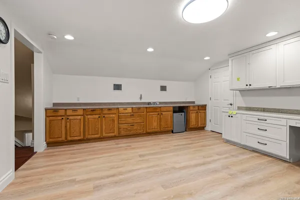$650,000 | 141 County Road 6869, Natalia, TX 78059