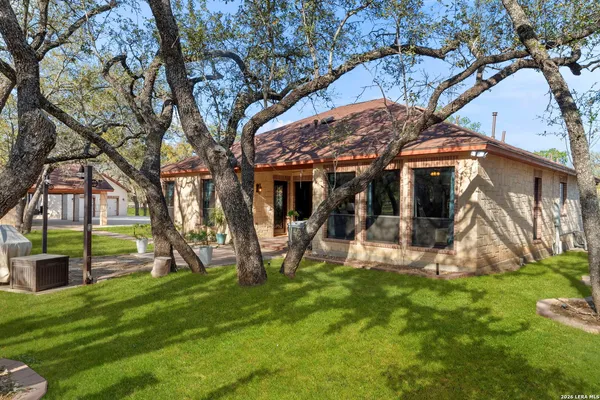 $650,000 | 141 County Road 6869, Natalia, TX 78059