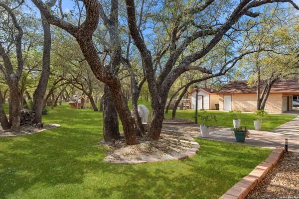 $650,000 | 141 County Road 6869, Natalia, TX 78059
