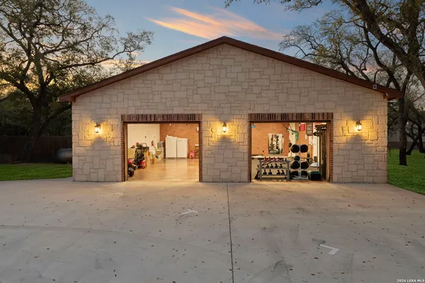 $650,000 | 141 County Road 6869, Natalia, TX 78059