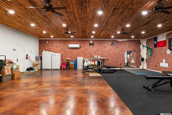 $650,000 | 141 County Road 6869, Natalia, TX 78059