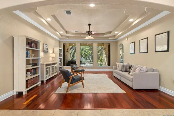 $650,000 | 141 County Road 6869, Natalia, TX 78059