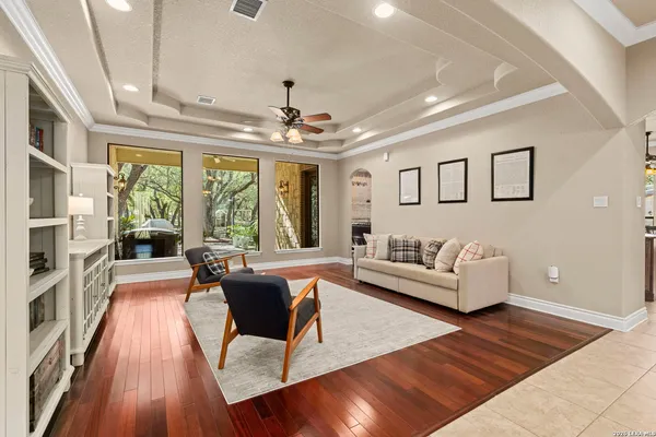 $650,000 | 141 County Road 6869, Natalia, TX 78059