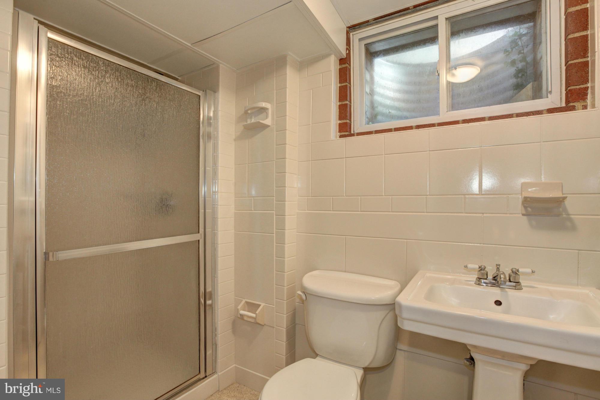 1714 Belvedere Boulevard Silver Spring, MD 20902 - Photo 23 of 26 Bath