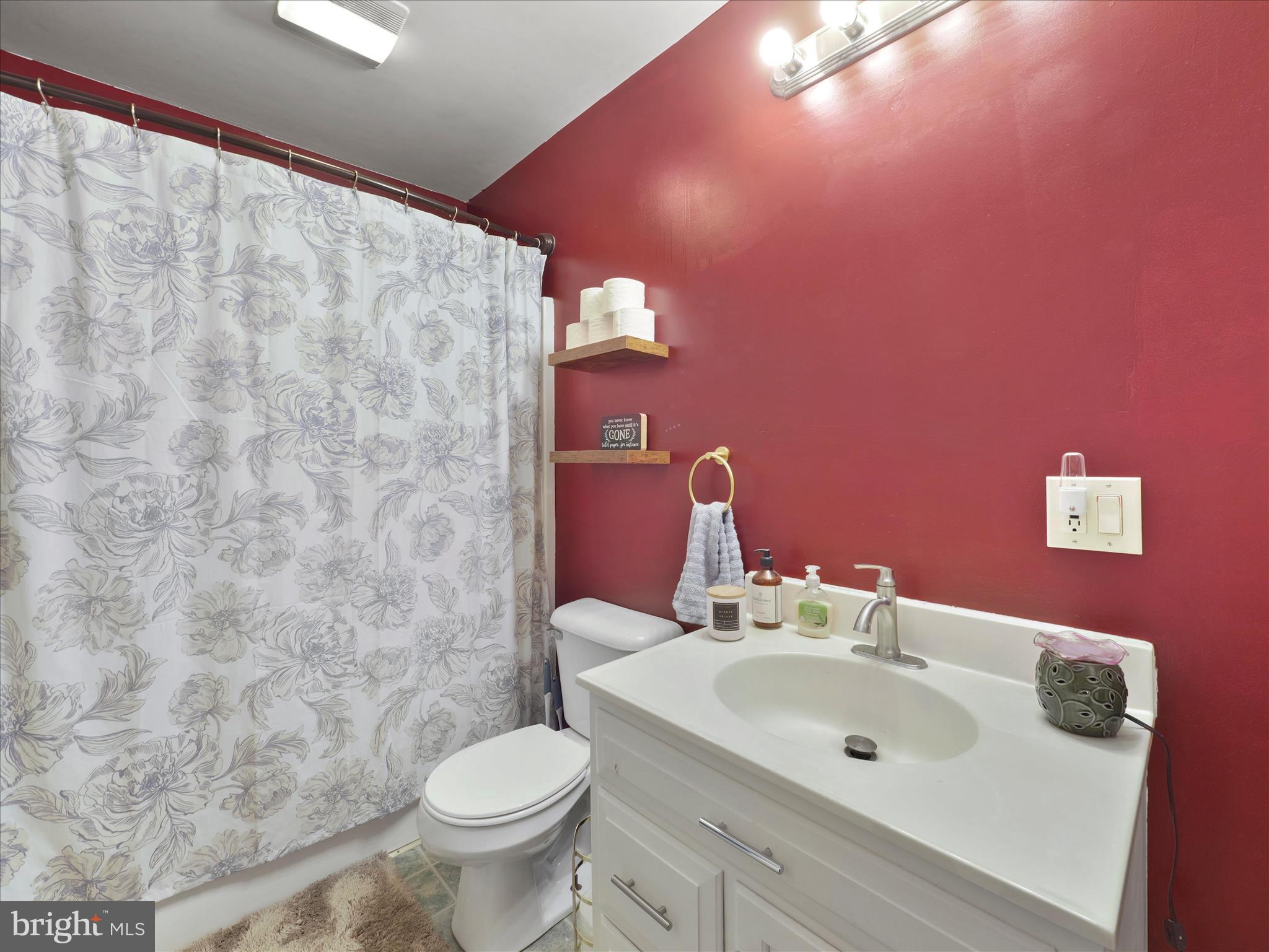 155 Ash Spring Court Waynesboro, PA 17268 - Photo 12 of 27 Full Bathroom