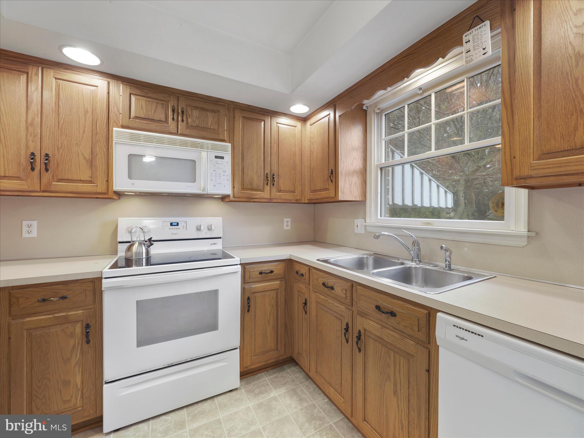 155 Ash Spring Court Waynesboro, PA 17268 - Photo 8 of 27 Kitchen