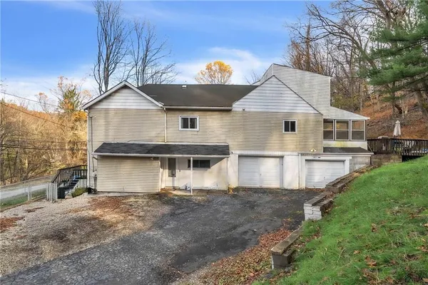 $184,900 | 1517 Hulton Road, Verona, PA 15147