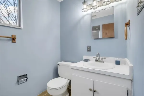 $184,900 | 1517 Hulton Road, Verona, PA 15147