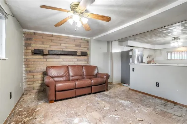 $184,900 | 1517 Hulton Road, Verona, PA 15147