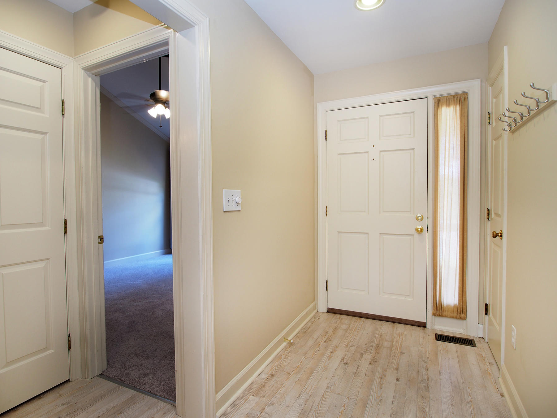 265 Knoll Road Southern Pines, NC 28387 - Photo 3 of 32 foyer1