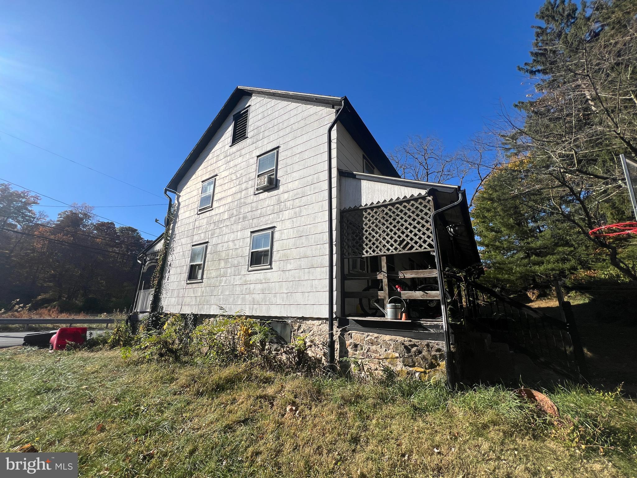 441 Shelbourne Road Reading, PA 19606 - Photo 3 of 32 Gallery Image 3