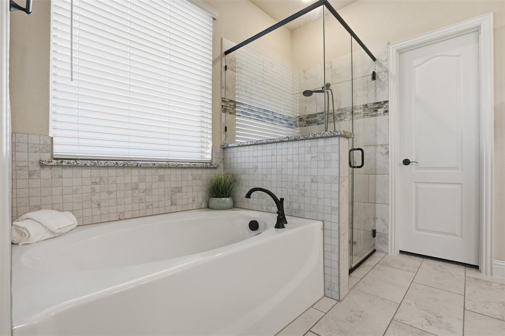 4002 Grove Valley Road Midlothian, TX 76065 - Photo 23 of 40