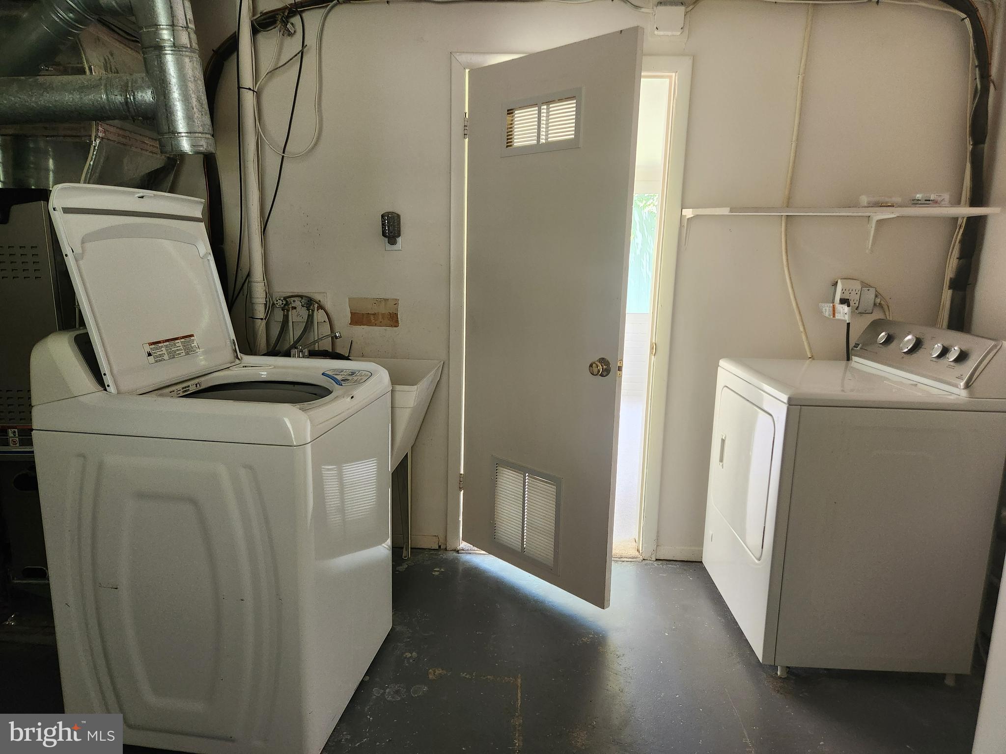 7510 Hogarth Street Springfield, VA 22151 - Photo 34 of 47 laundry room