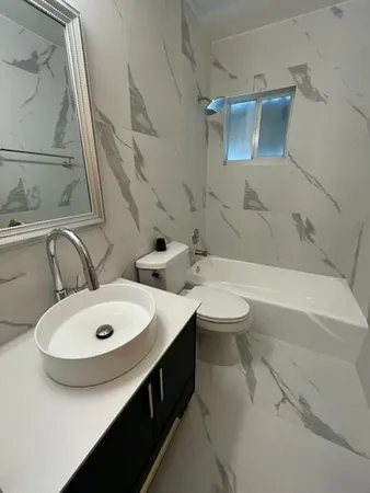 $2,700 | 300 Ocean Drive, Unit 20, Key Largo, FL 33037