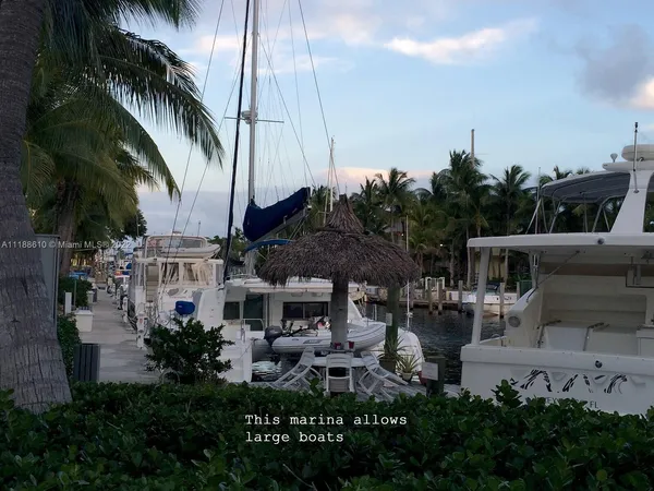 $2,700 | 300 Ocean Drive, Unit 20, Key Largo, FL 33037