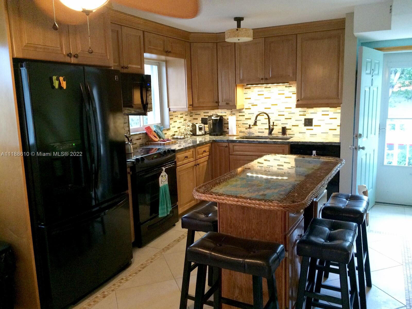 300 Ocean Drive, Unit 20 Key Largo, FL 33037 - Photo 4 of 24 20220506120500614750000000-o