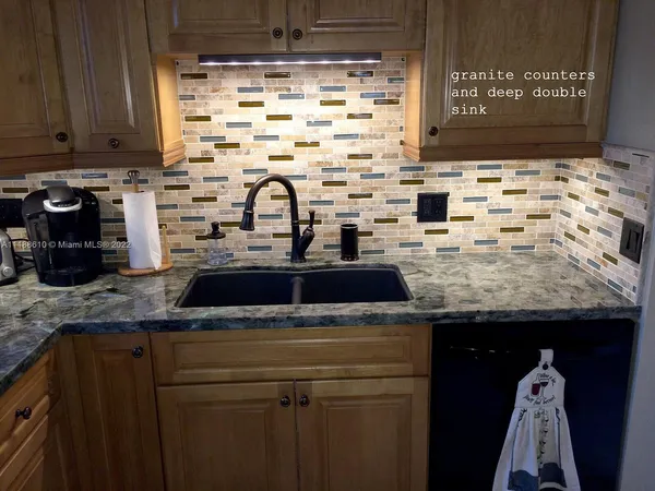 $2,700 | 300 Ocean Drive, Unit 20, Key Largo, FL 33037