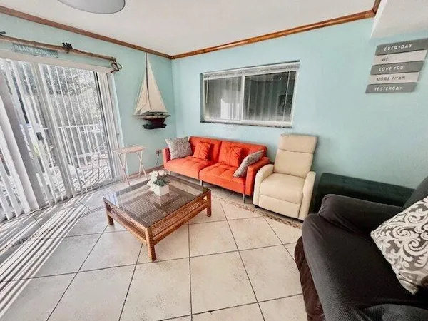 $2,700 | 300 Ocean Drive, Unit 20, Key Largo, FL 33037