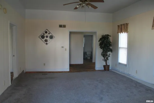 $49,900 | 505 South Ash Street, Unit 2, Carbondale, IL 62901