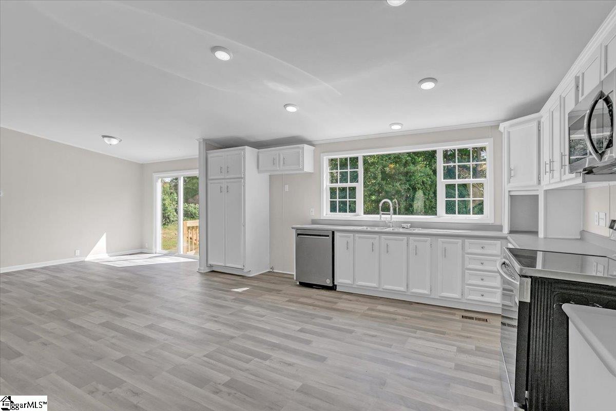 404 Roe Road Greenville, SC 29611 - Photo 13 of 35 Gallery Image 13