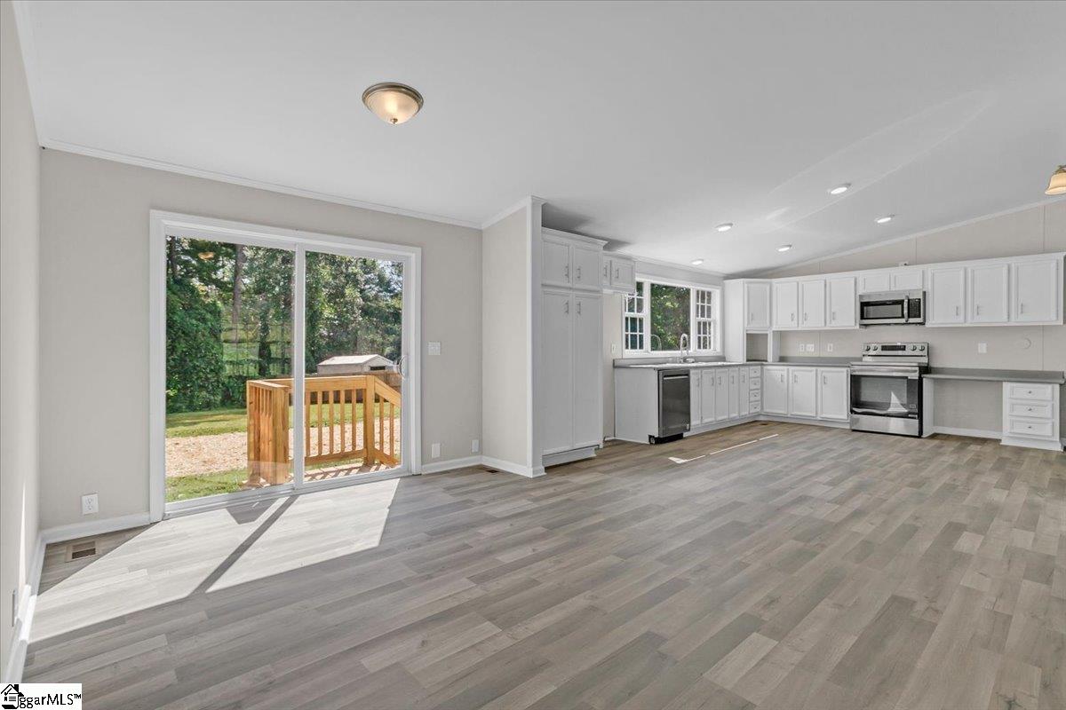 404 Roe Road Greenville, SC 29611 - Photo 14 of 35 Gallery Image 14