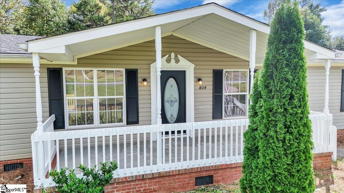 404 Roe Road Greenville, SC 29611 - Photo 3 of 35 Gallery Image 3