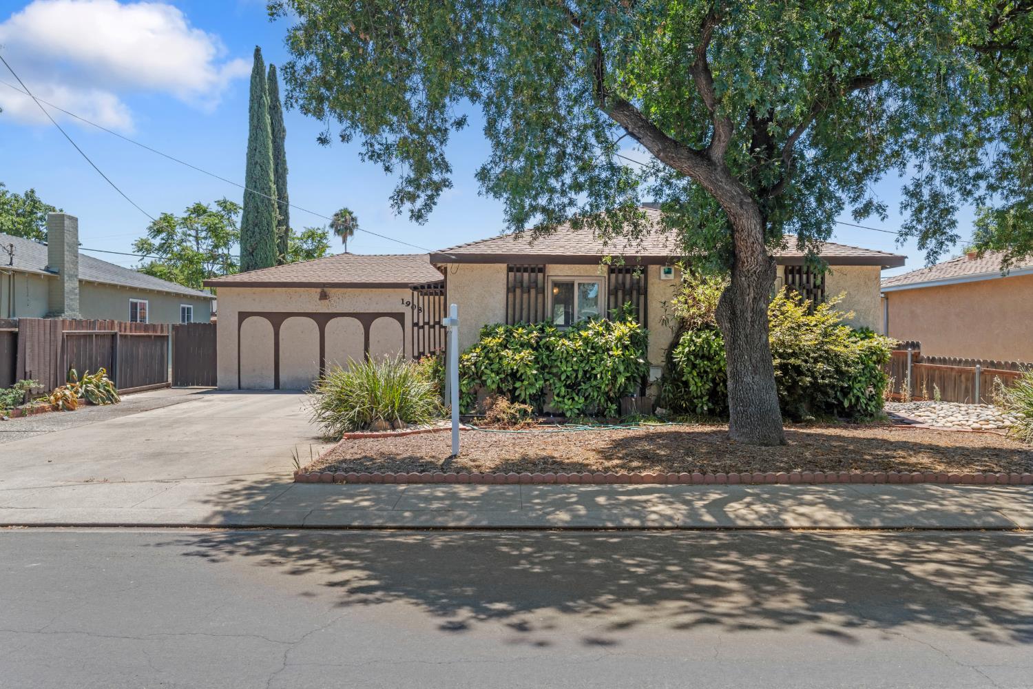 1908 Cindy Avenue Modesto, CA 95350 - Photo 2 of 21