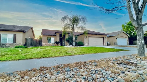 $2,600 | 2403 North Crowe Street, Visalia, CA 93291
