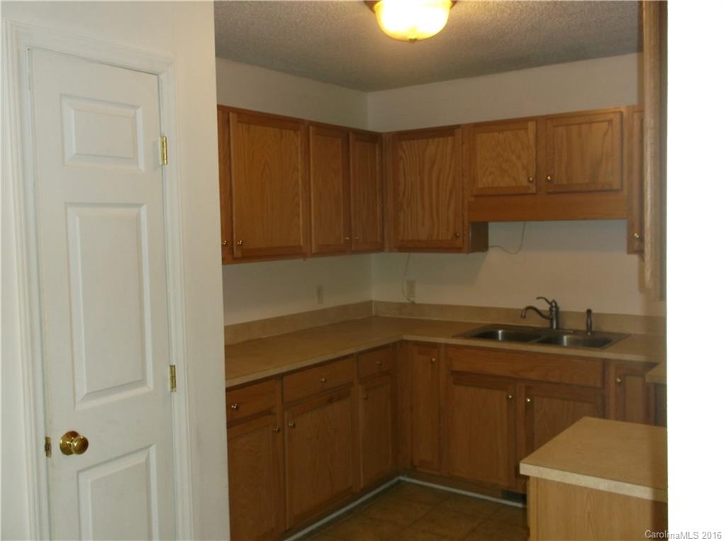 2302 Kingsburry Road York, SC 29745 - Photo 6 of 15 Gallery Image 6