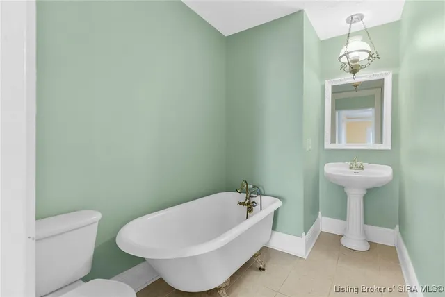 $276,900 | 957 West Main Street, Madison, IN 47250