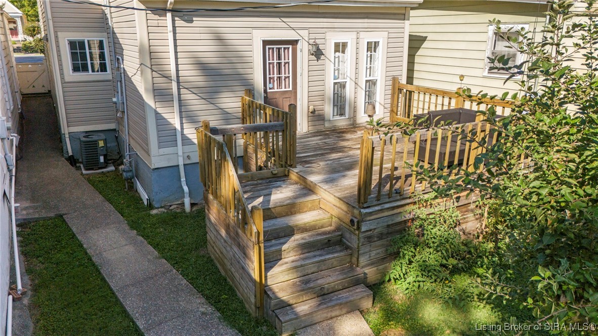 957 West Main Street Madison, IN 47250 - Photo 3 of 28