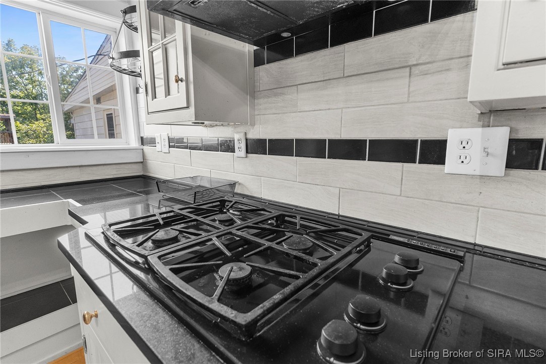 957 West Main Street Madison, IN 47250 - Photo 9 of 28