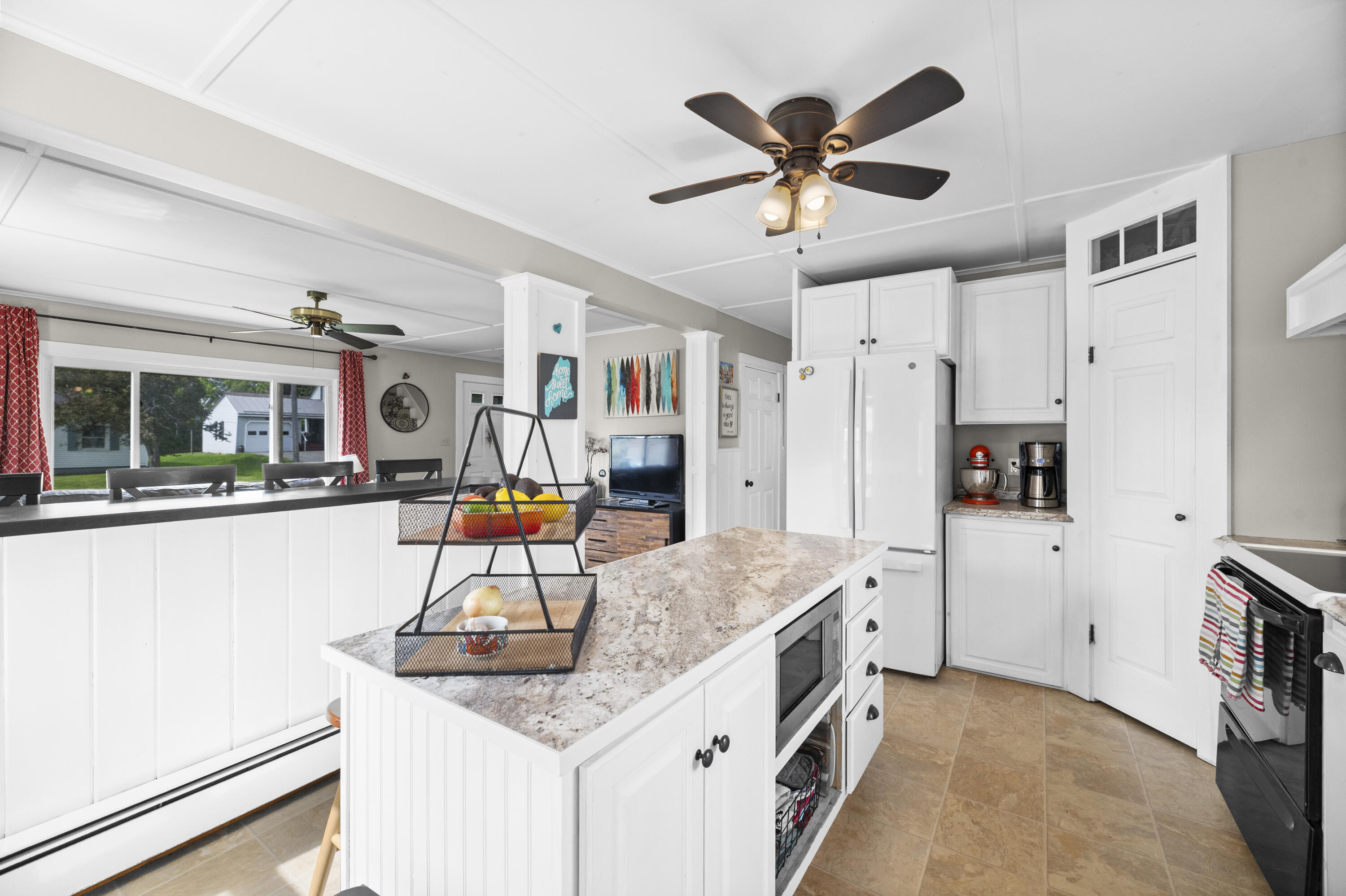47 Violette Avenue Waterville, ME 04901 - Photo 5 of 29 DSC_4002