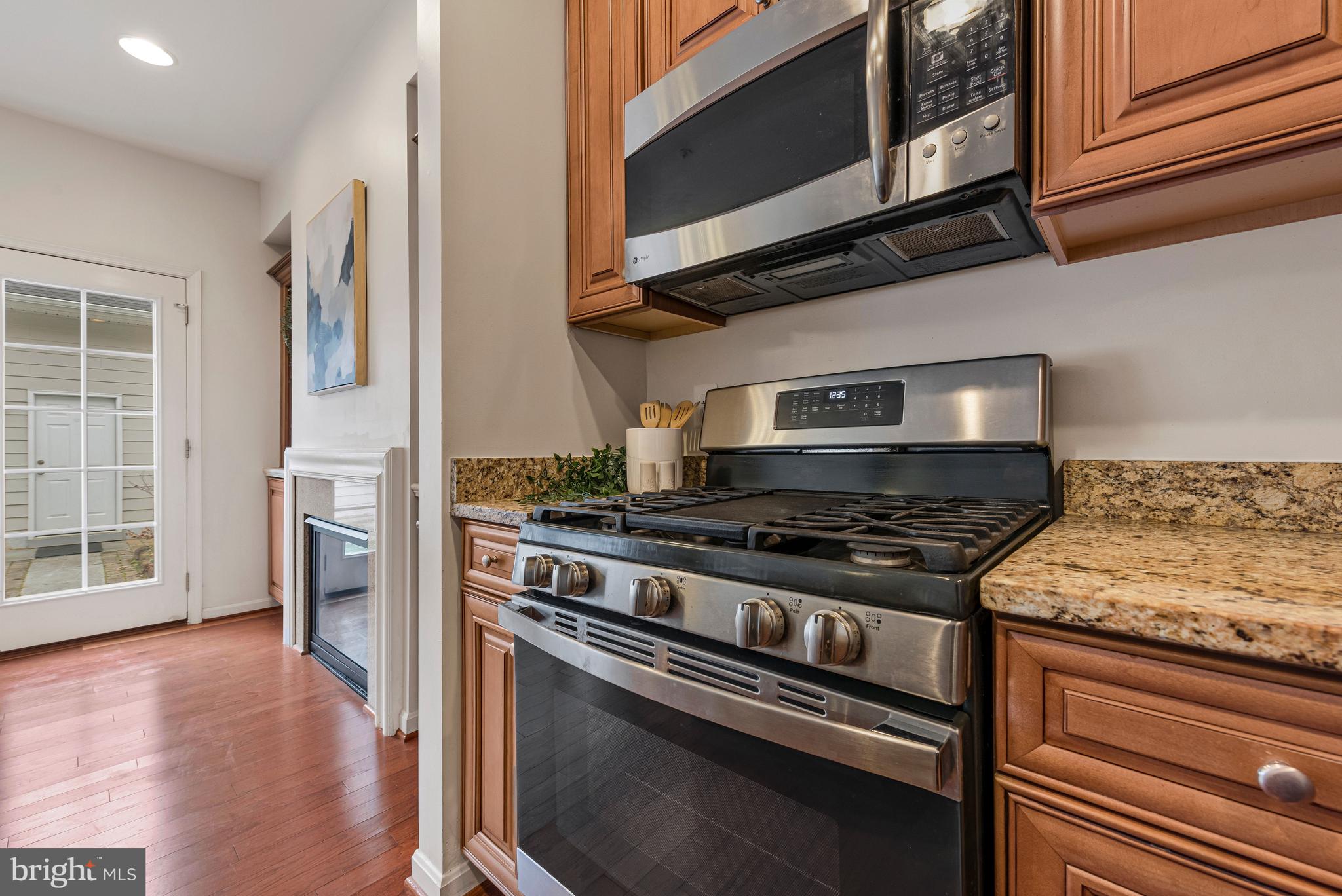32 Boucher Place Annapolis, MD 21403 - Photo 13 of 72 a stove top oven sitting inside of a kitchen