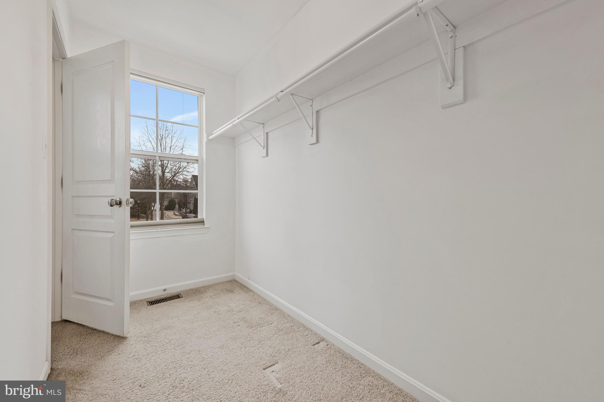 32 Boucher Place Annapolis, MD 21403 - Photo 25 of 72 a view of an empty room with a window