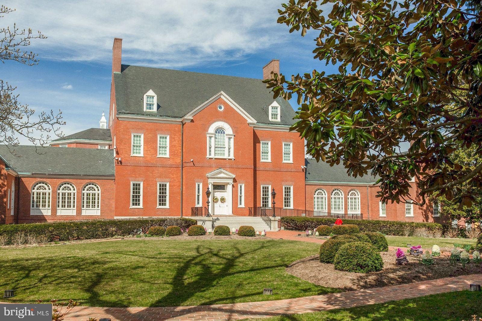 32 Boucher Place Annapolis, MD 21403 - Photo 62 of 72 a front view of a house with a garden