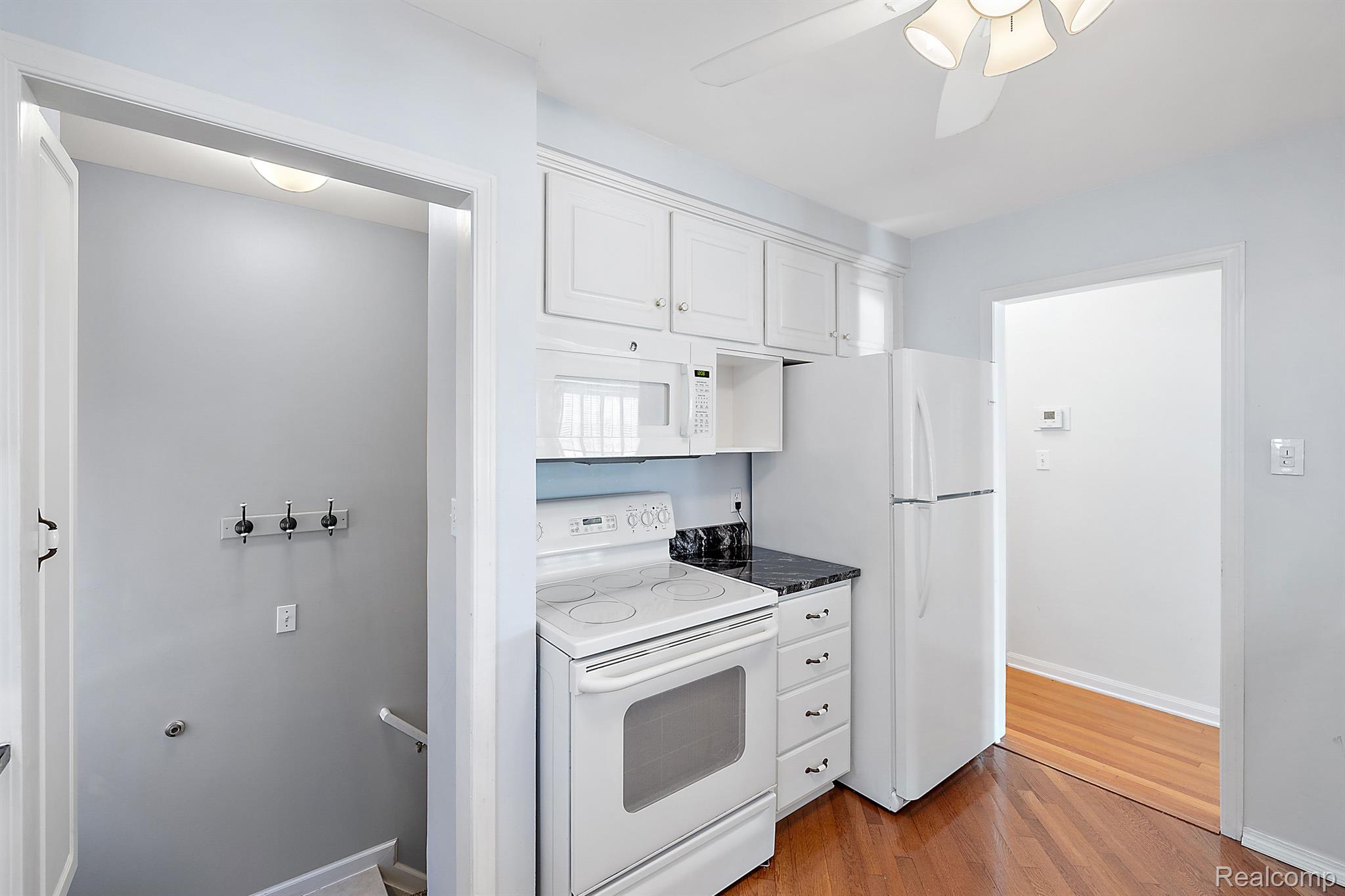 1581 Cheltenham Road Birmingham, MI 48009 - Photo 10 of 29