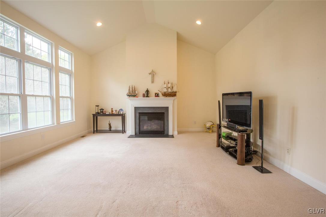 6725 Gwenmawr Road Bethlehem, PA 18017 - Photo 3 of 29 Gallery Image 3