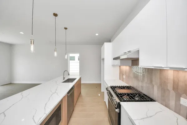 $2,300 | 3004 Ventas Drive, Unit B, Houston, TX 77047