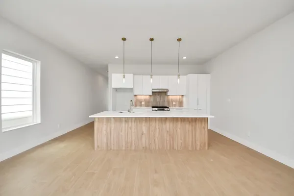 $2,300 | 3004 Ventas Drive, Unit B, Houston, TX 77047