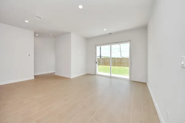 $2,300 | 3004 Ventas Drive, Unit B, Houston, TX 77047