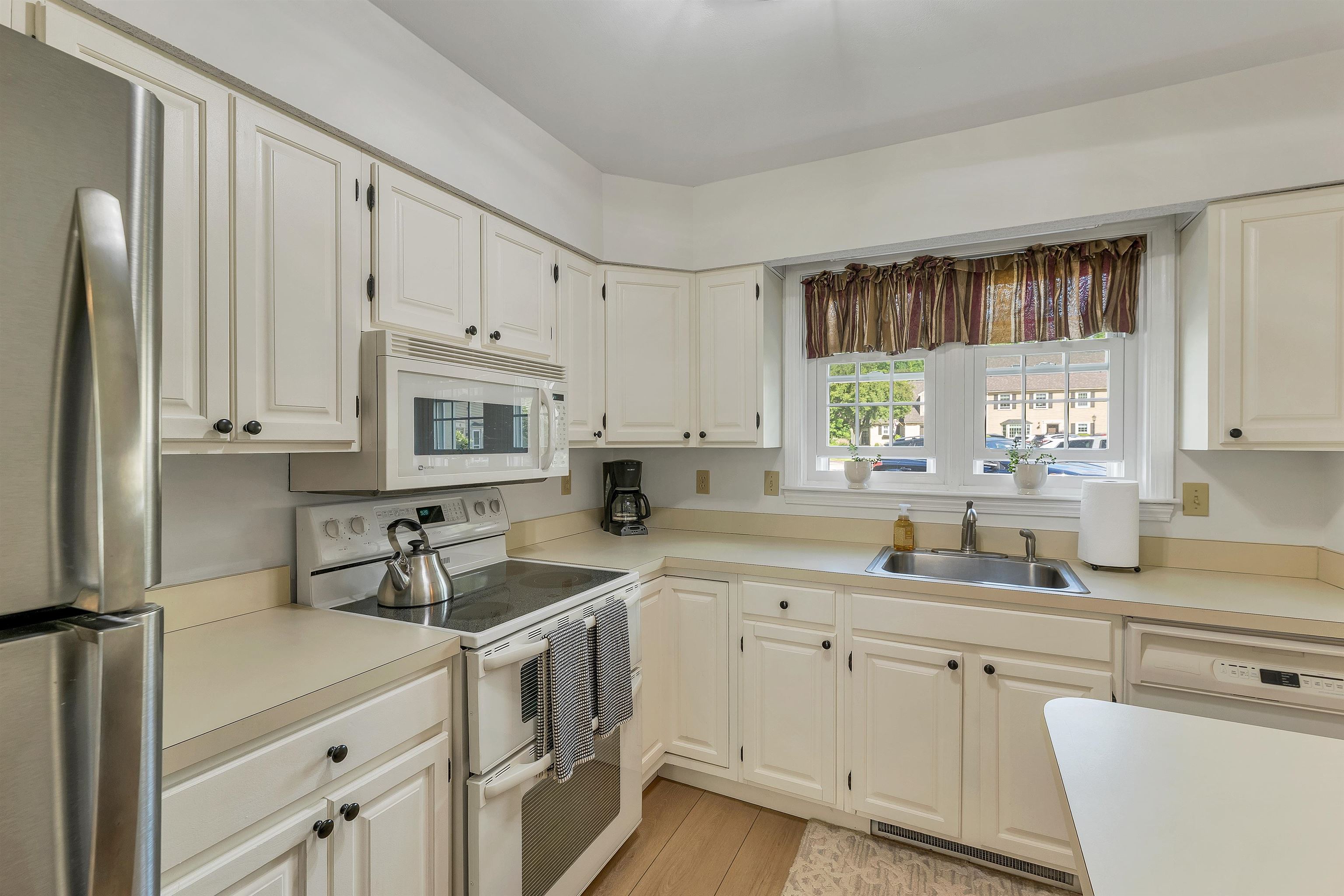 16 Independence Way, Unit B Laconia, NH 03246 - Photo 12 of 44