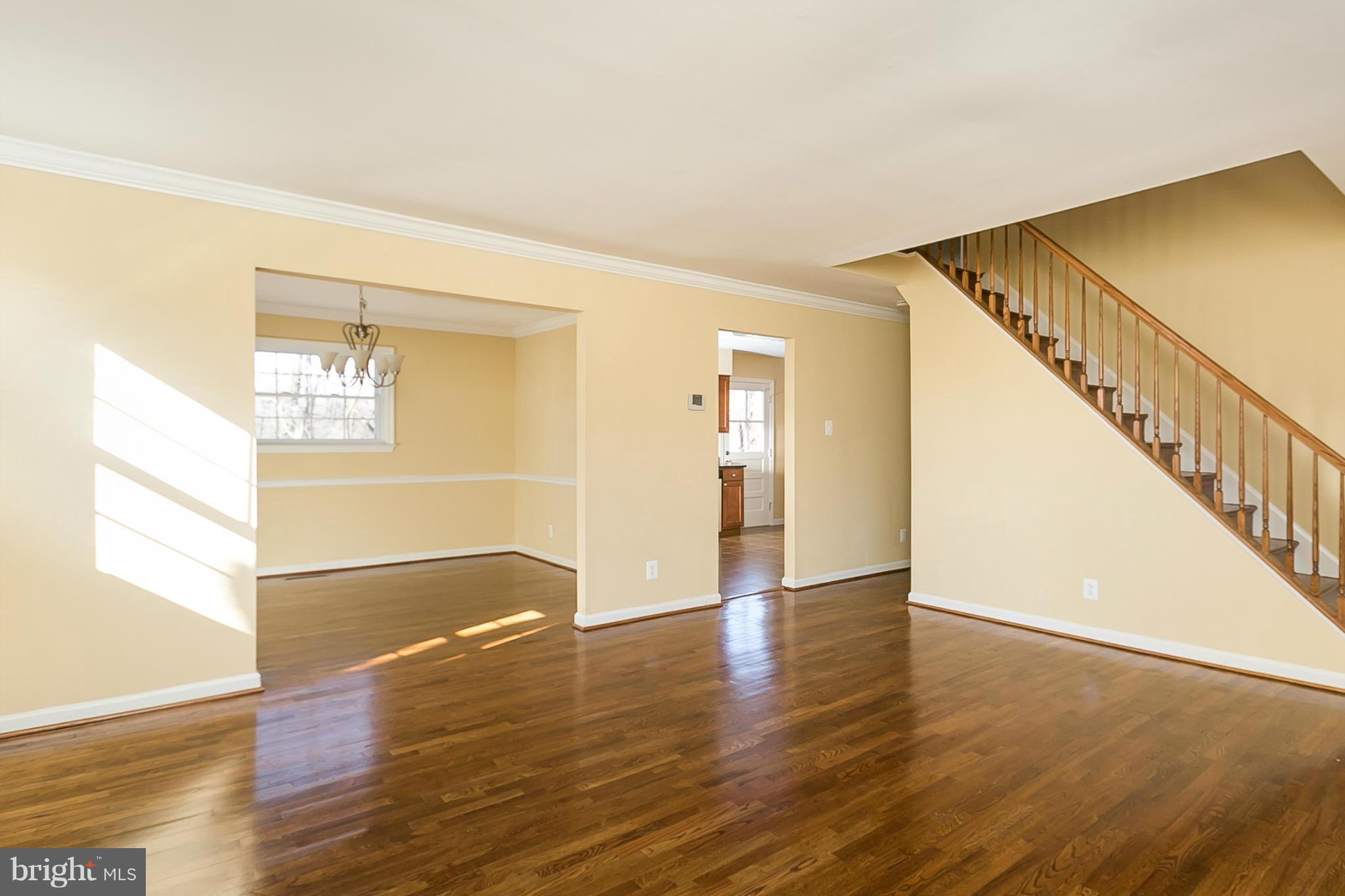 1100 Pelhamwood Road Baltimore, MD 21234 - Photo 4 of 30 Living Room