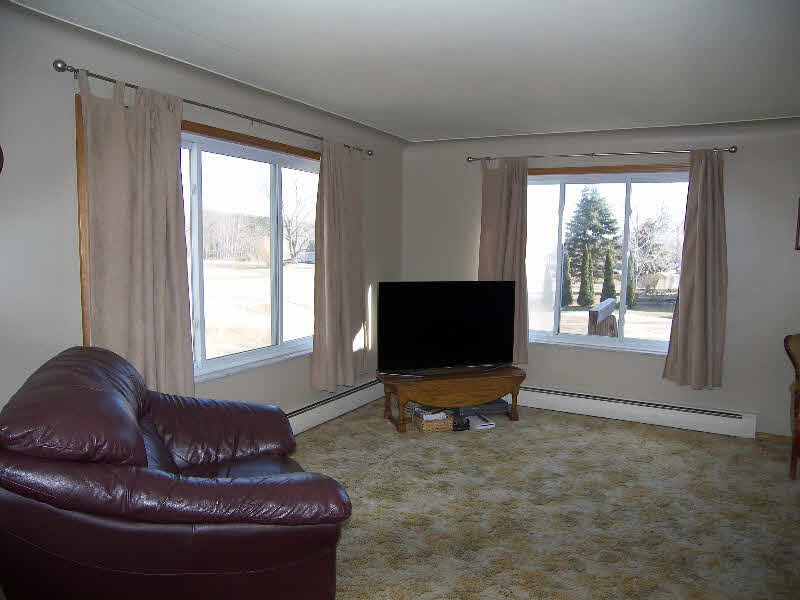 628 South School Road Sterling, MI 48659 - Photo 10 of 32