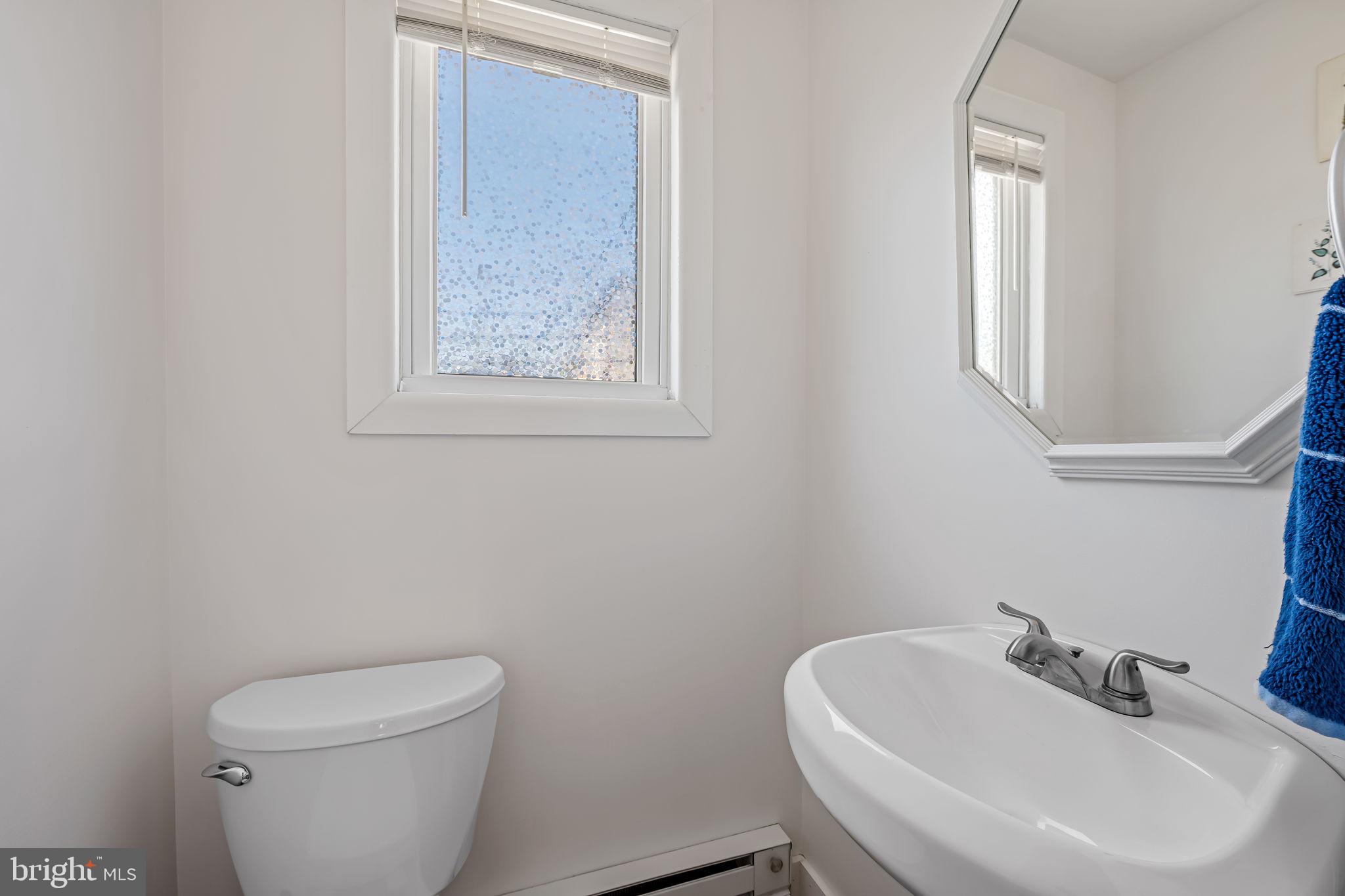 4124 Falls Road Baltimore, MD 21211 - Photo 12 of 38 powder room