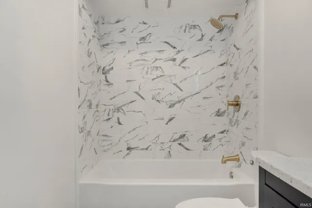 $378,900 | 2145 East 770 South, Wolcottville, IN 46795