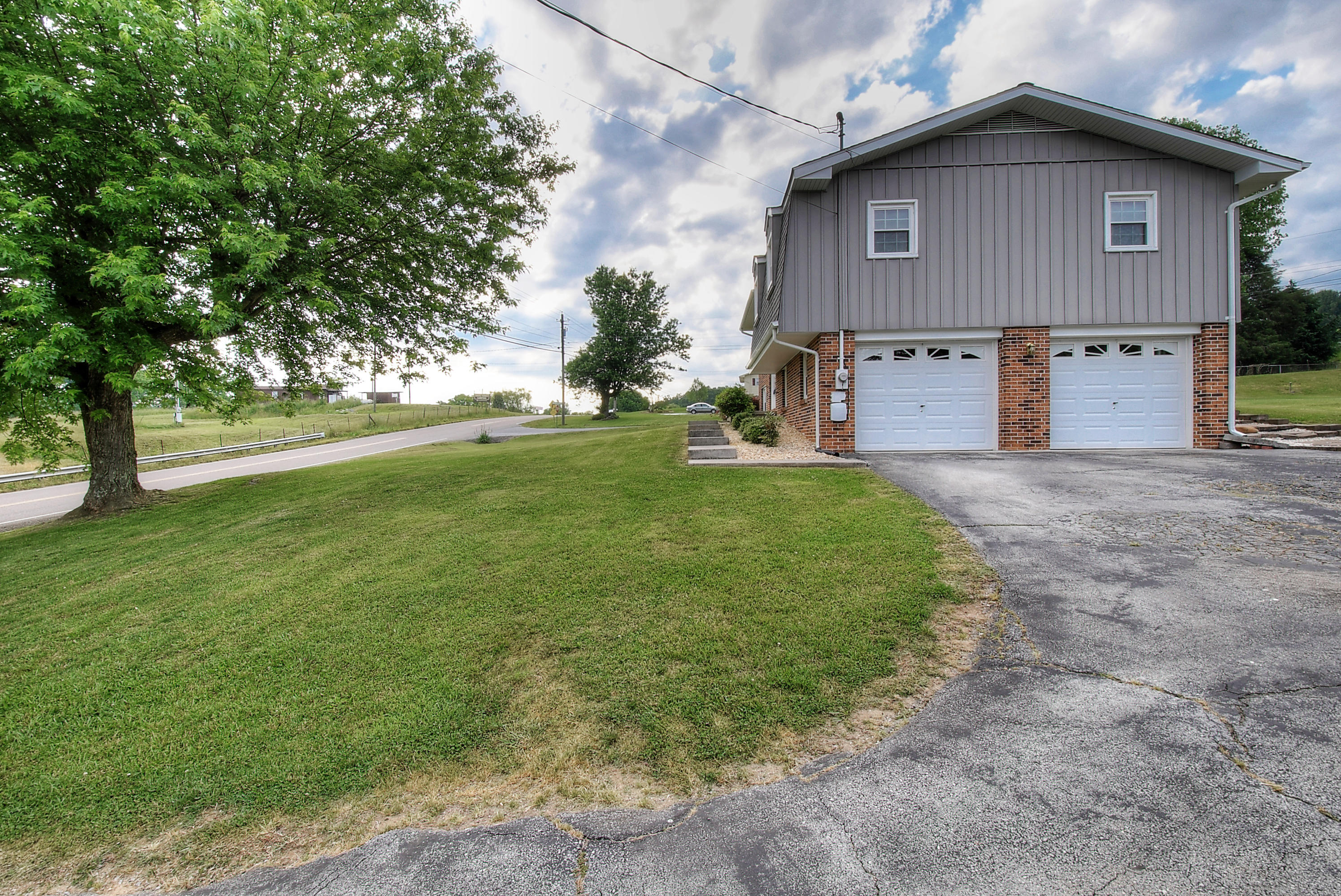 628 White Top Road Bluff City, TN 37618 - Photo 7 of 42 DSC_0019_20_21